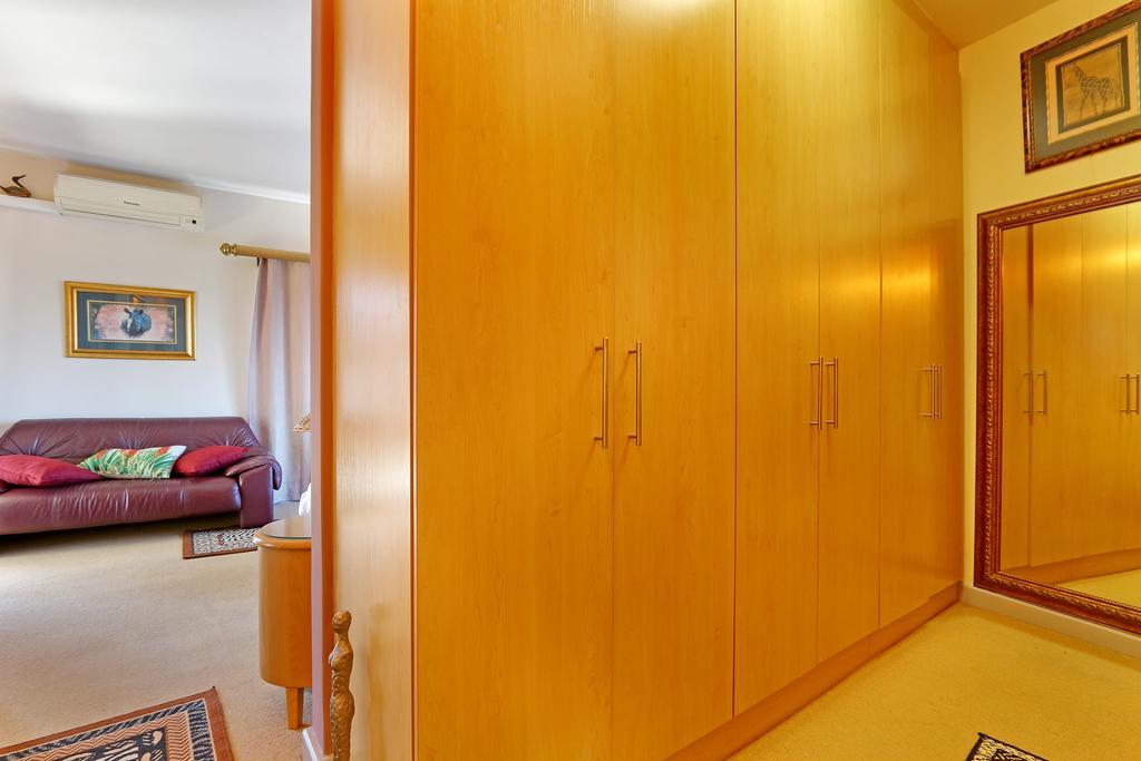 Century City Royal Apartments Fokváros Kültér fotó