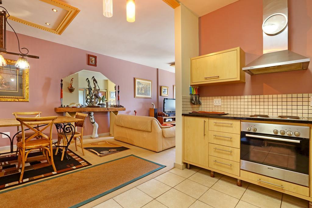 Century City Royal Apartments Fokváros Kültér fotó